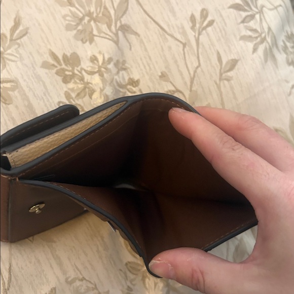 Coach Signature Saddle Shoulder Bag with matching wallet set - Picture 7 of 7